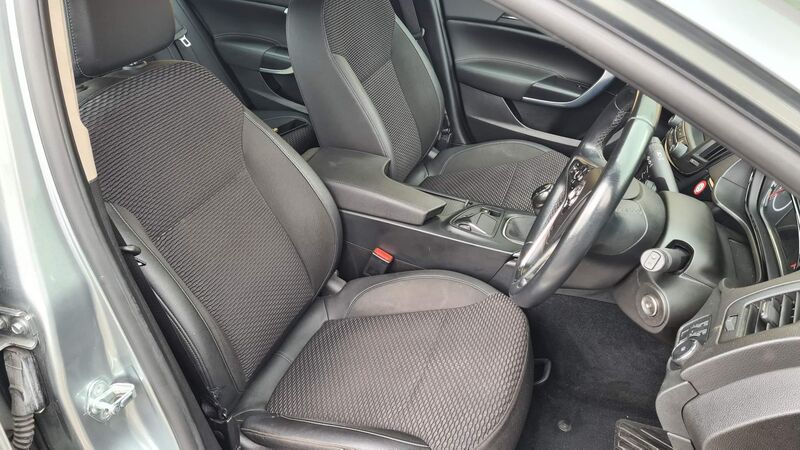 VAUXHALL INSIGNIA