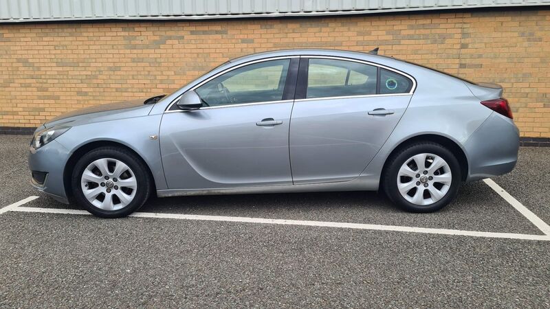 VAUXHALL INSIGNIA