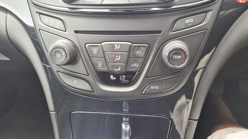 VAUXHALL INSIGNIA