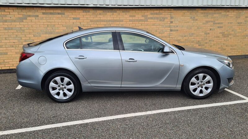 VAUXHALL INSIGNIA