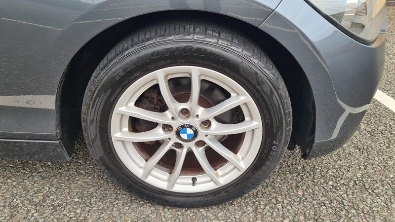 BMW 1 SERIES