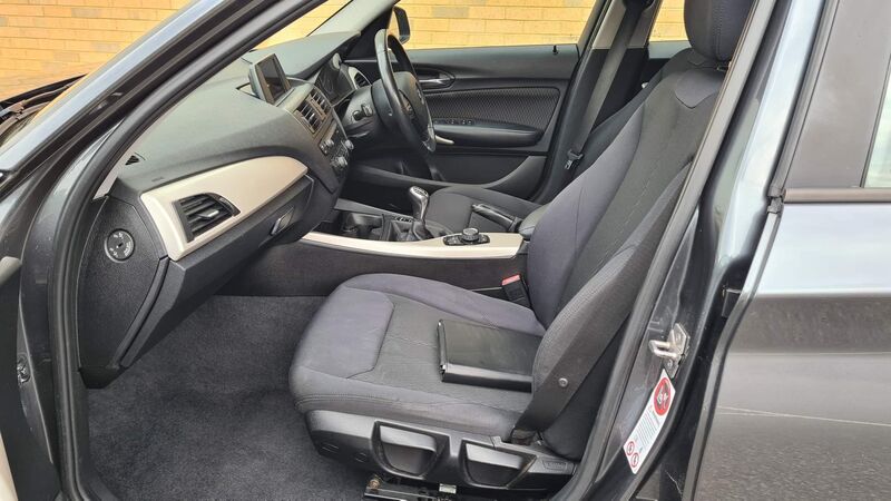 BMW 1 SERIES