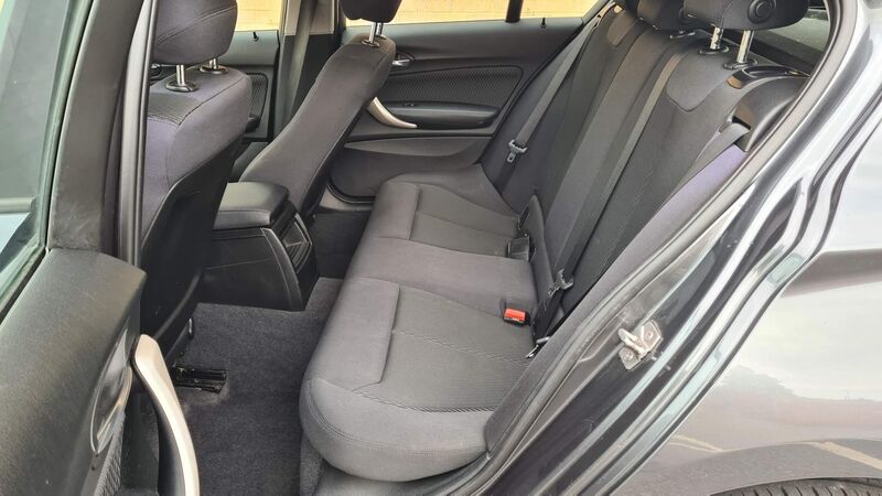 BMW 1 SERIES
