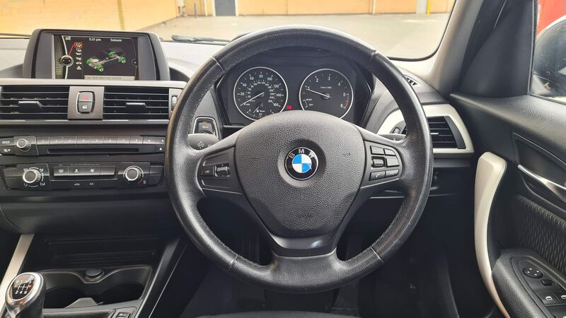 BMW 1 SERIES