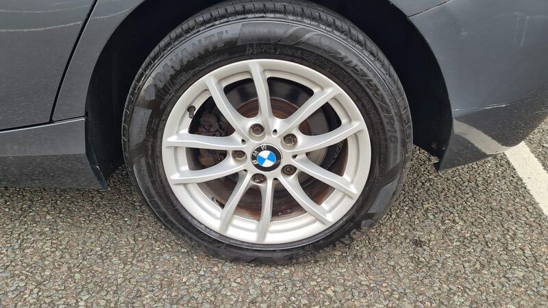 BMW 1 SERIES