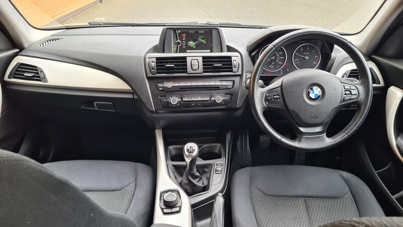 BMW 1 SERIES
