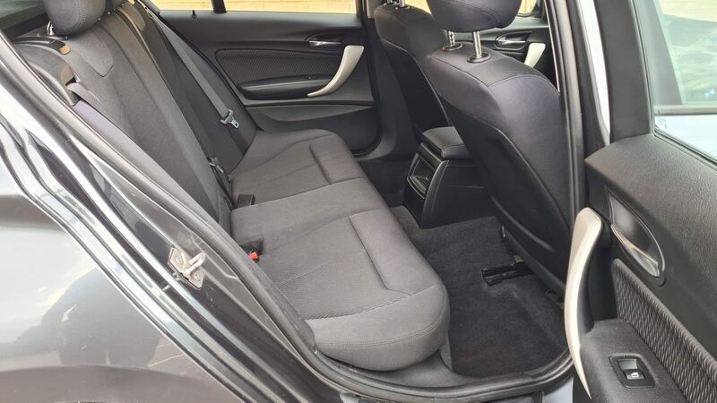 BMW 1 SERIES