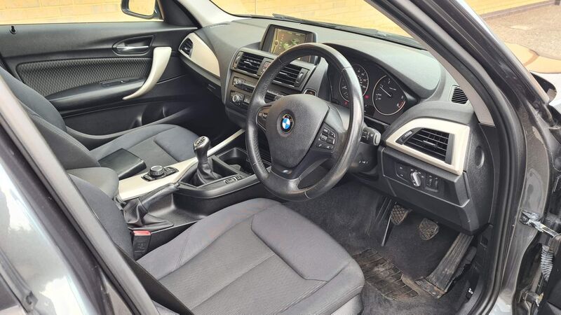 BMW 1 SERIES