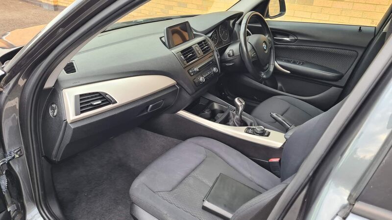 BMW 1 SERIES