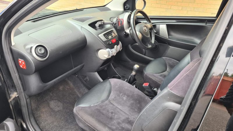TOYOTA AYGO