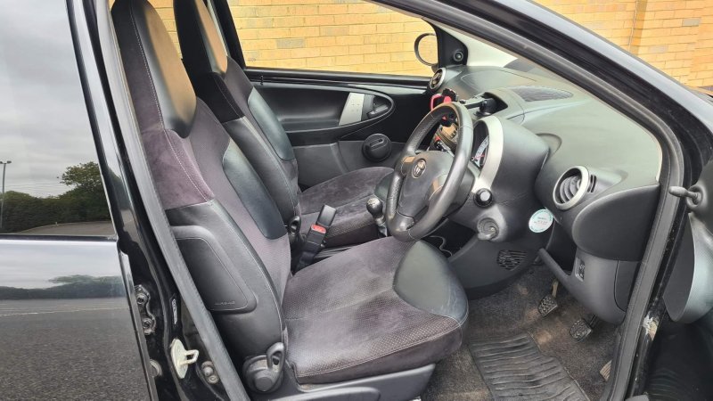 TOYOTA AYGO