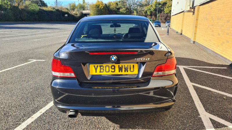 BMW 1 SERIES