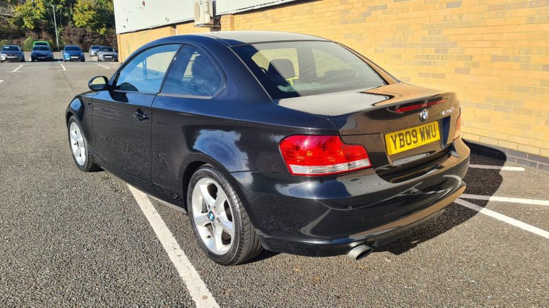 BMW 1 SERIES