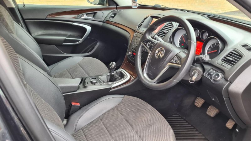 VAUXHALL INSIGNIA