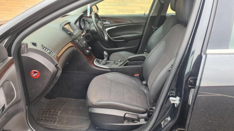 VAUXHALL INSIGNIA