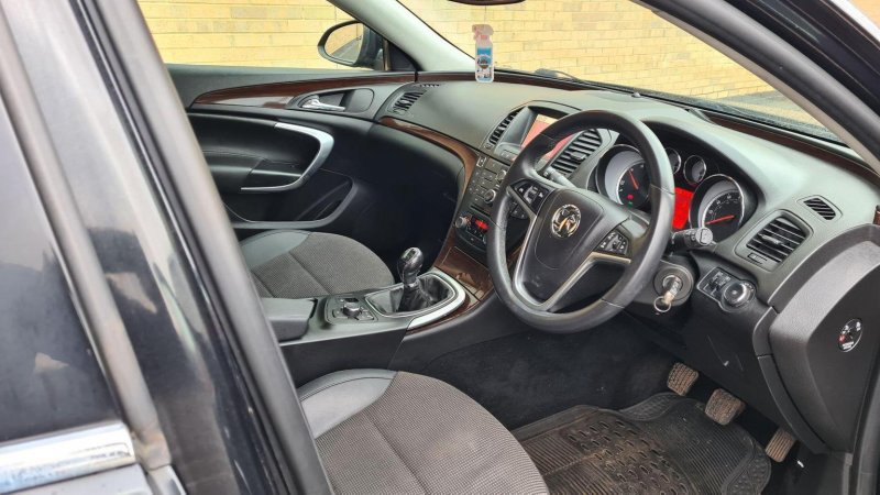 VAUXHALL INSIGNIA