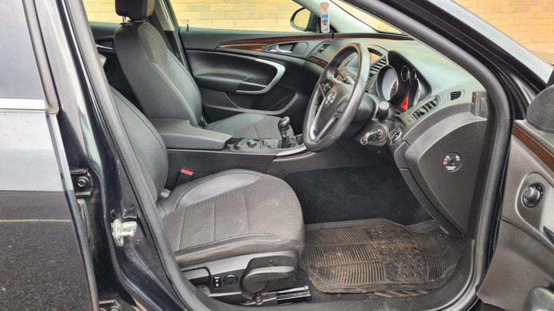 VAUXHALL INSIGNIA