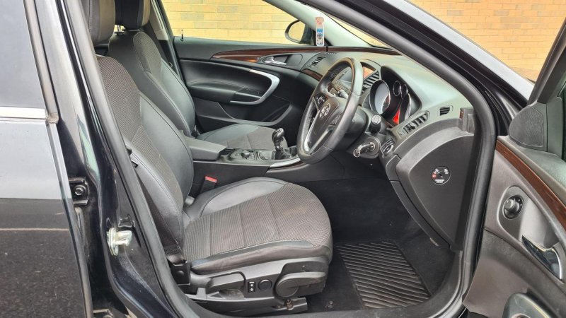 VAUXHALL INSIGNIA