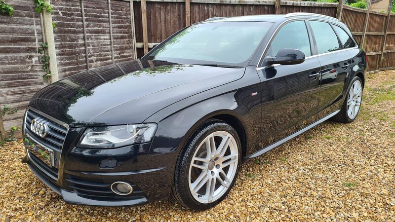 View AUDI A4 AVANT 2.0 TDI S line Euro 4 5dr